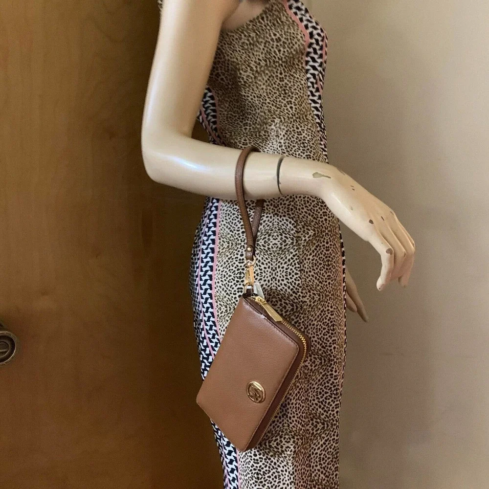 SOLD! MICHAEL KORS FULTON Large Phone Wristlet Wallet Acorn Brown Leather NWT - Picture 3 of 11